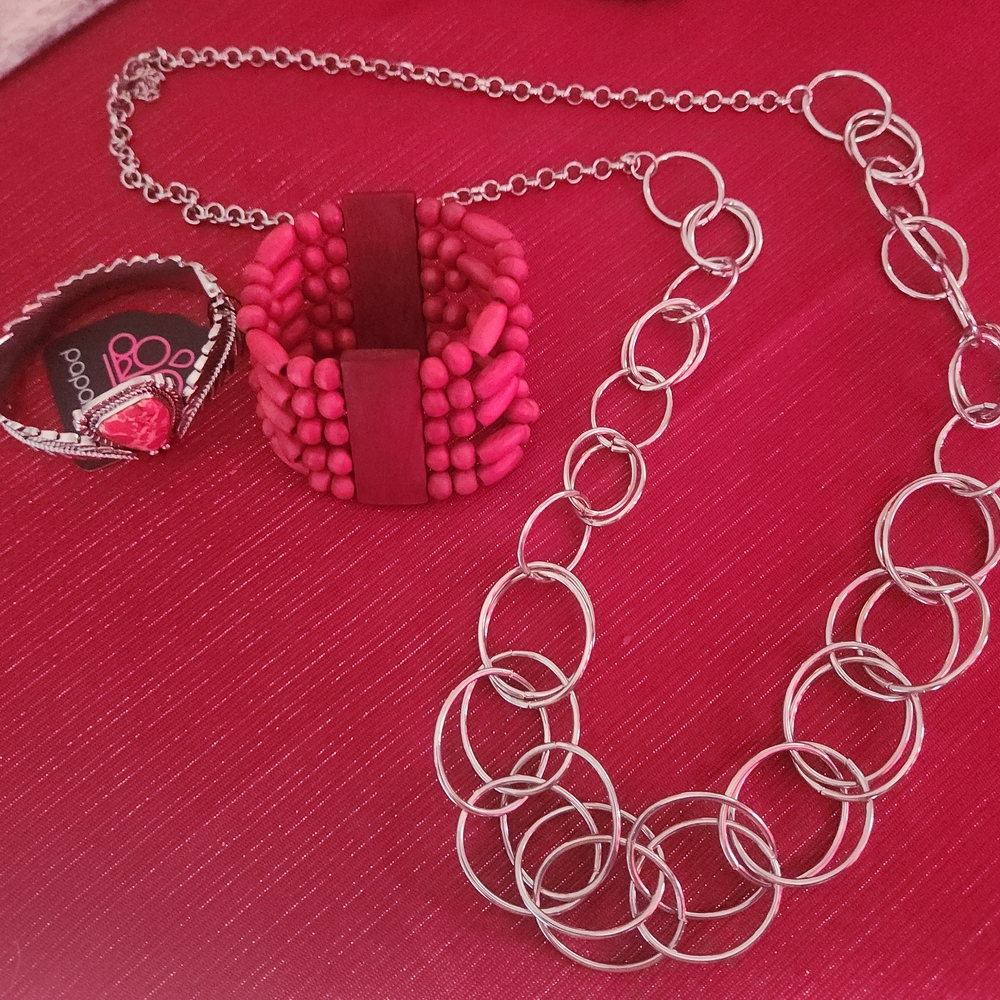Necklace With 2 Bracelets